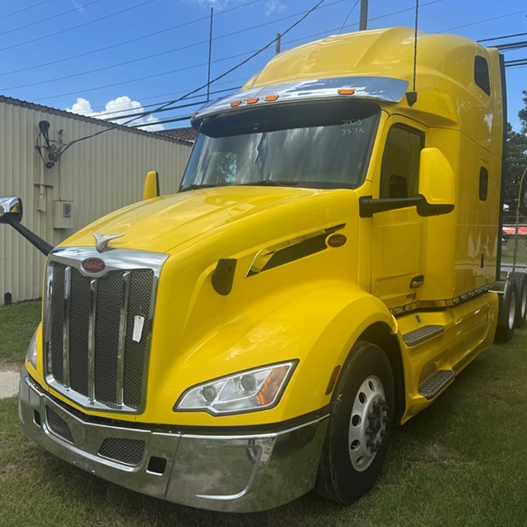 2023 PETERBILT 579