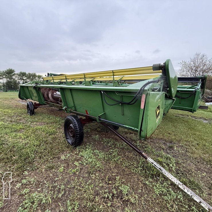JOHN DEERE 224