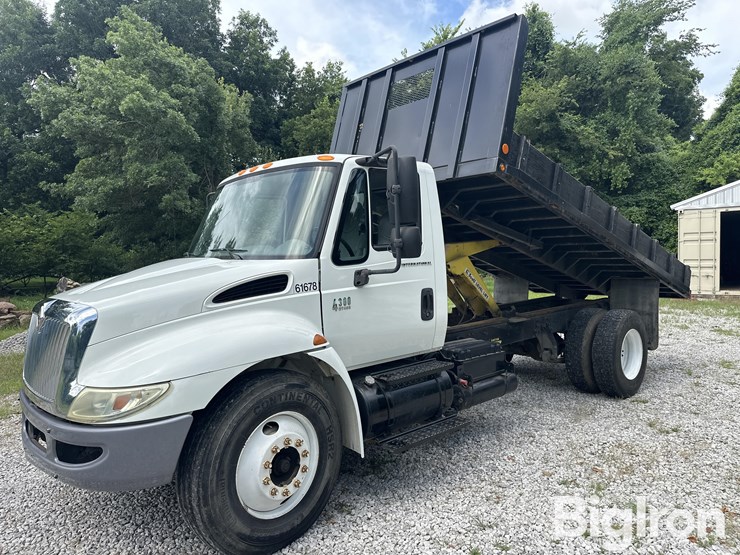 2006-international-durastar-4300-image-1