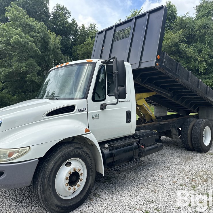 2006 INTERNATIONAL DURASTAR 4300