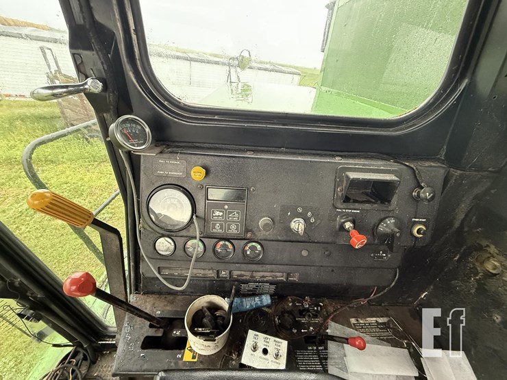 john-deere-8820-image-24
