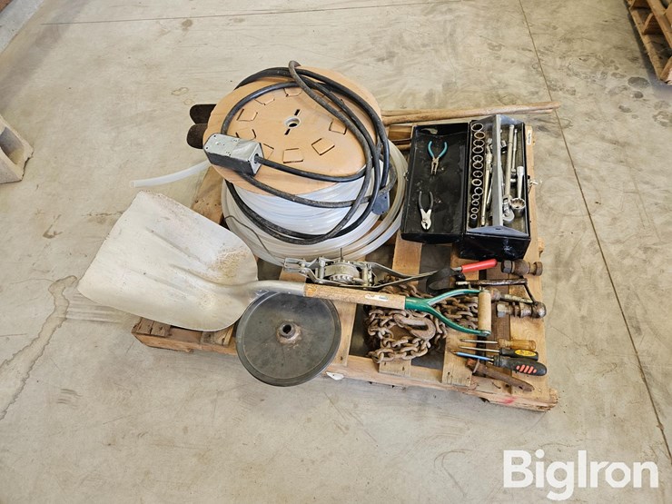 pallet-of-misc.-tools,-parts,-&-fasteners-image-3
