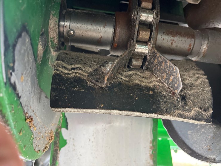 2011-john-deere-9770-sts-image-46