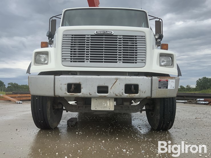 2003-freightliner-fl80-image-17