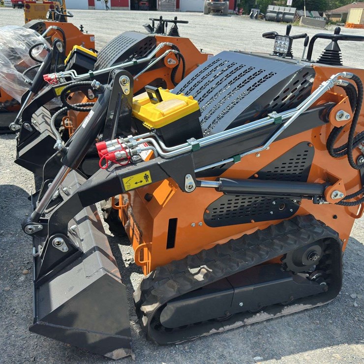 2024 Landhero Mini Skid Steer Loader