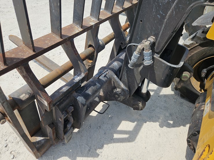 2019-caterpillar-th255c-image-4