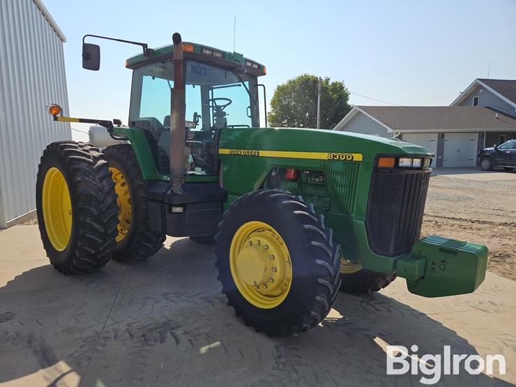 1999-john-deere-8300-image-3