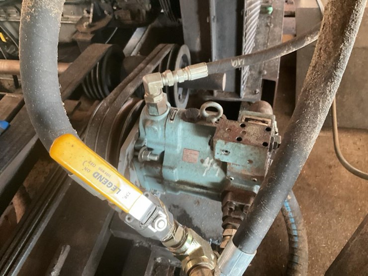 #122-•-hydraulic-lines,-pumps-and-tank-image-5