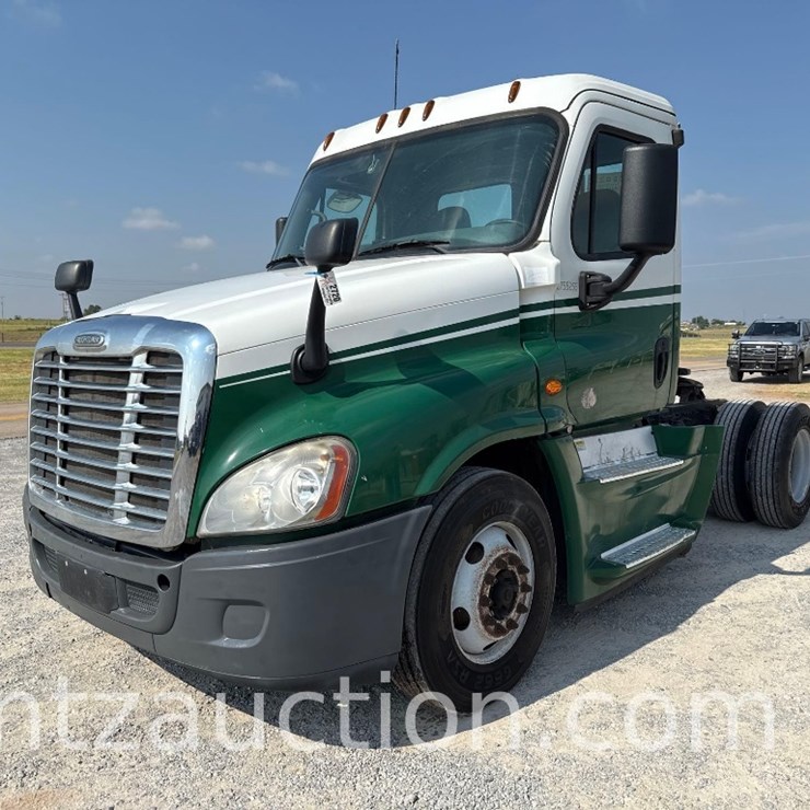 2015 FREIGHTLINER CASCADIA 125