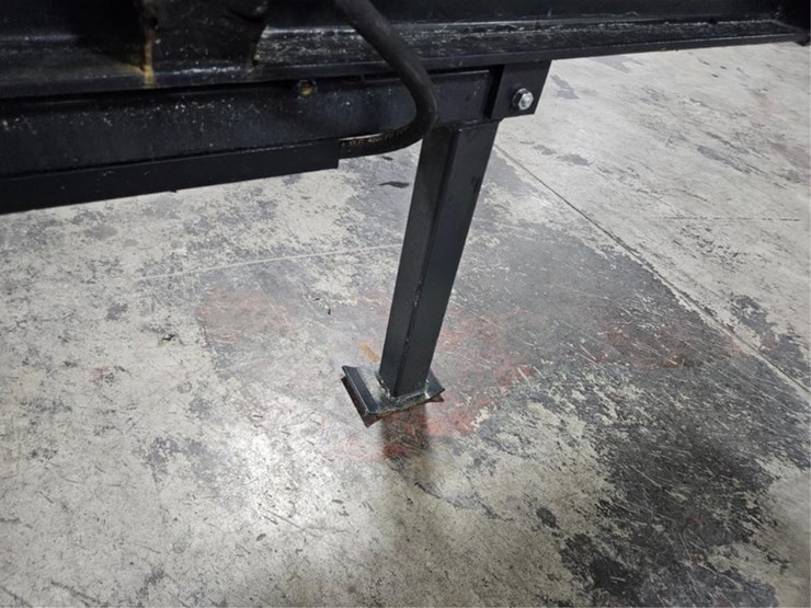 #377-•-blue-diamond-150000-skid-steer-log-splitter-image-17