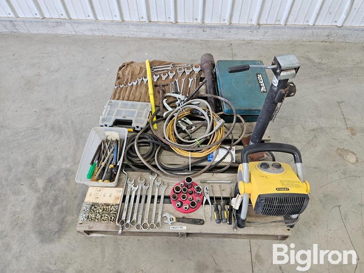 pallet-of-misc.-tools,-parts,-&-fasteners-image-1