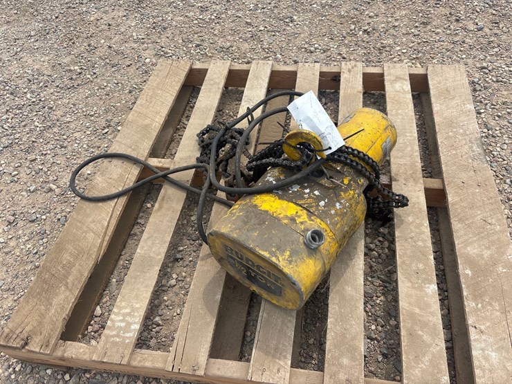 budgit-1/2-ton-chain-hoist-image-2