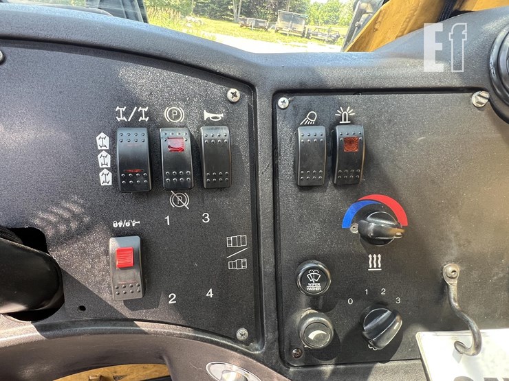 2009-caterpillar-tl1255-image-17