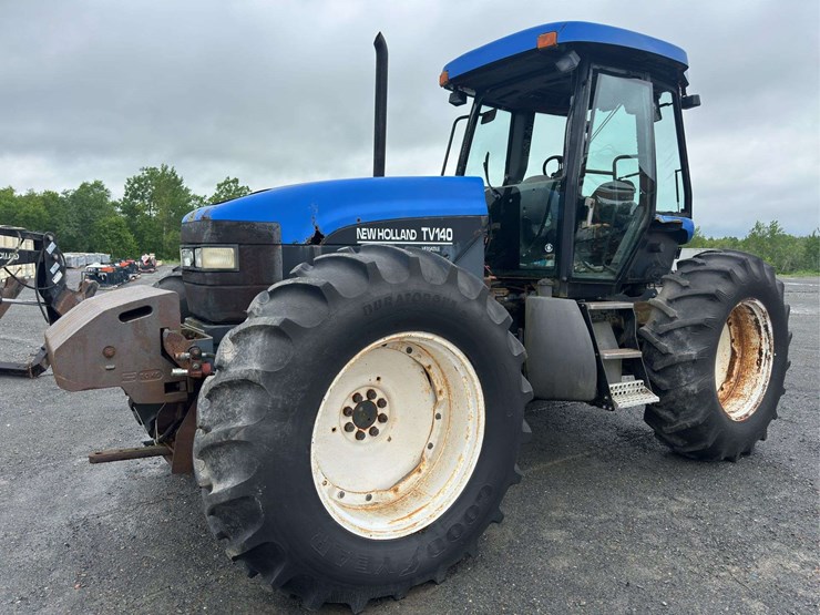 new-holland-tv140-image-1