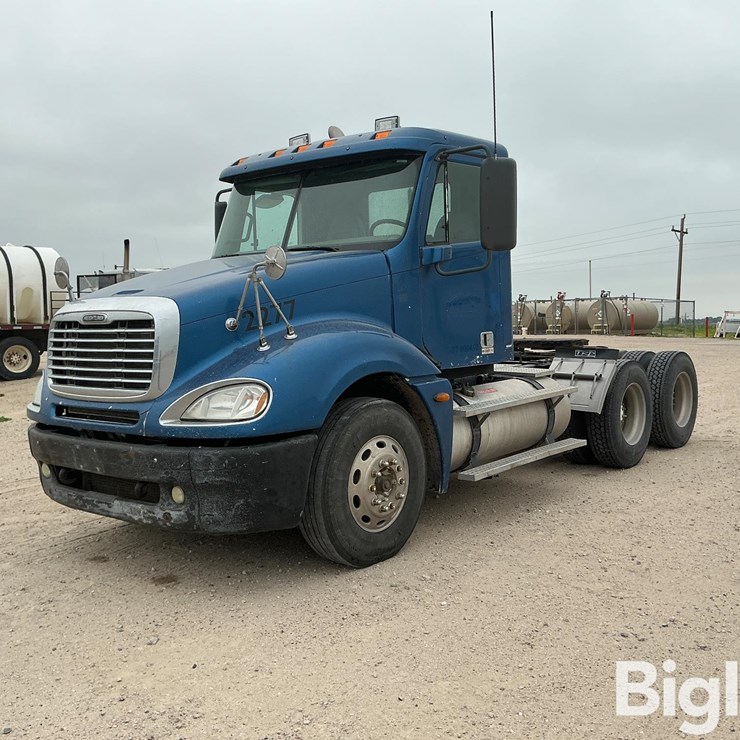 2005 FREIGHTLINER COLUMBIA 120