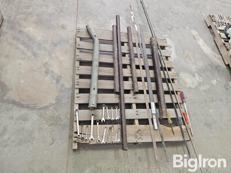 pallet-of-misc.-tools,-parts,-&-fasteners-image-3