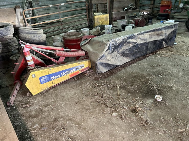 2018-new-holland-h6750-image-1
