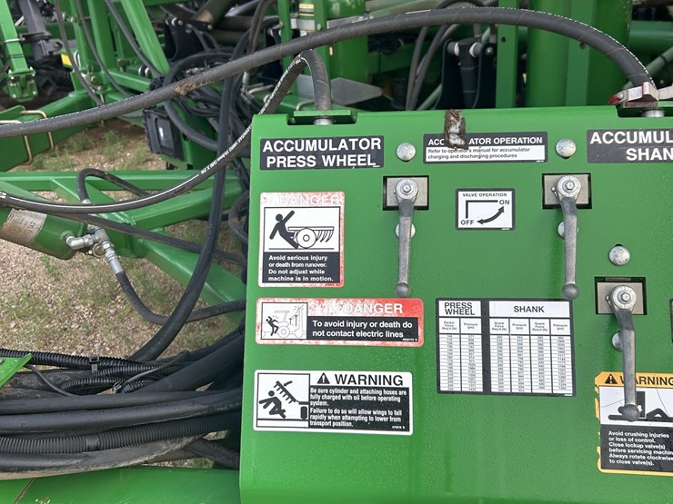 2009-john-deere-1870-image-17