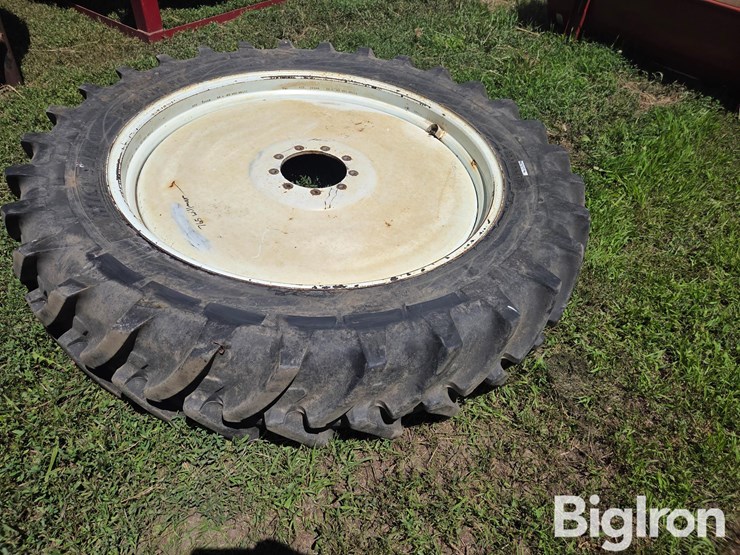 michelin-agribib-4c-300/90r42-tire-&-rim-image-1