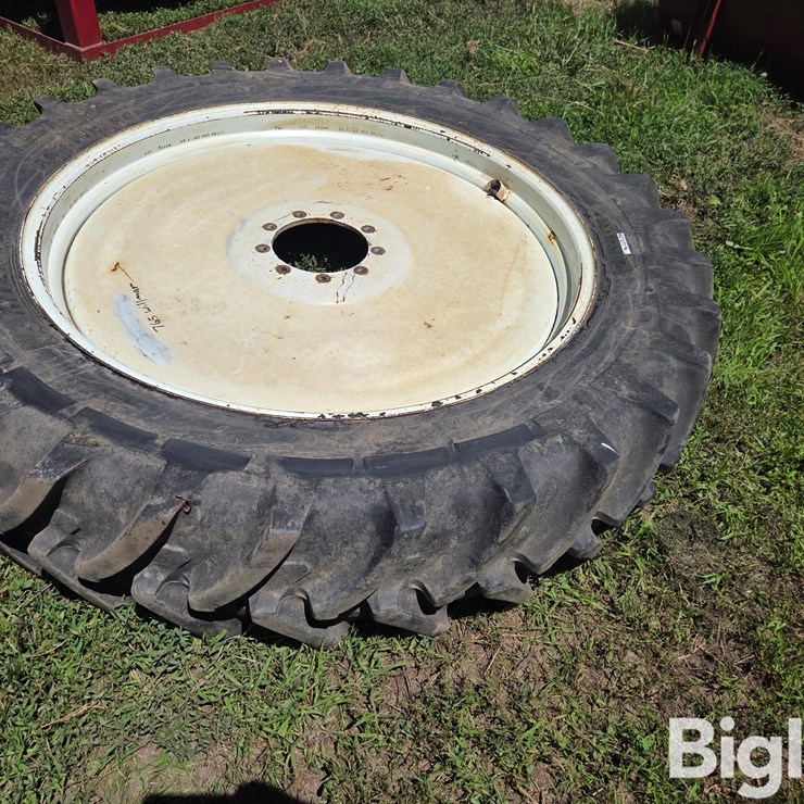 Michelin Agribib 4C 300/90R42 Tire & Rim
