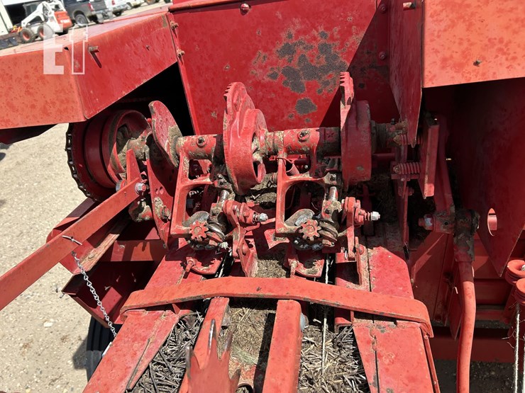 new-holland-311-image-23