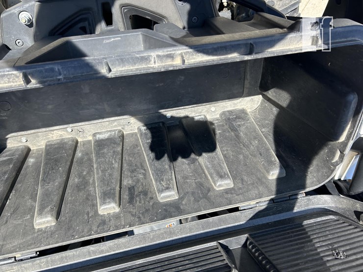 2017-can-am-maverick-x-xc-1000r-image-21