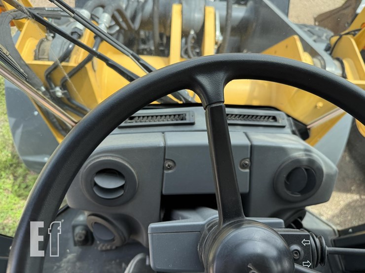 2019-deere-524kii-image-27
