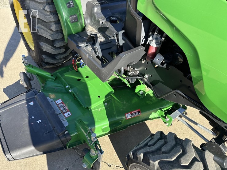 2015-john-deere-2025r-image-10