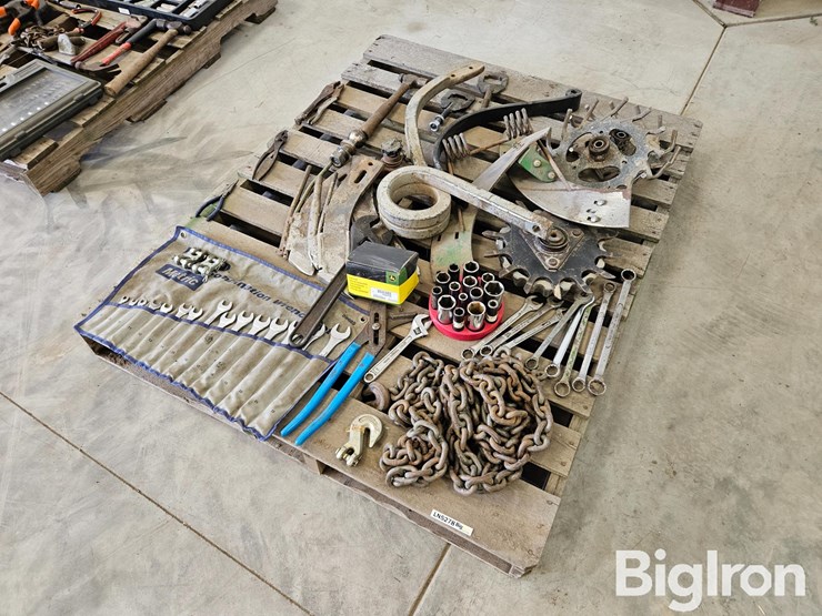 pallet-of-misc.-tools,-parts,-&-fasteners-image-5