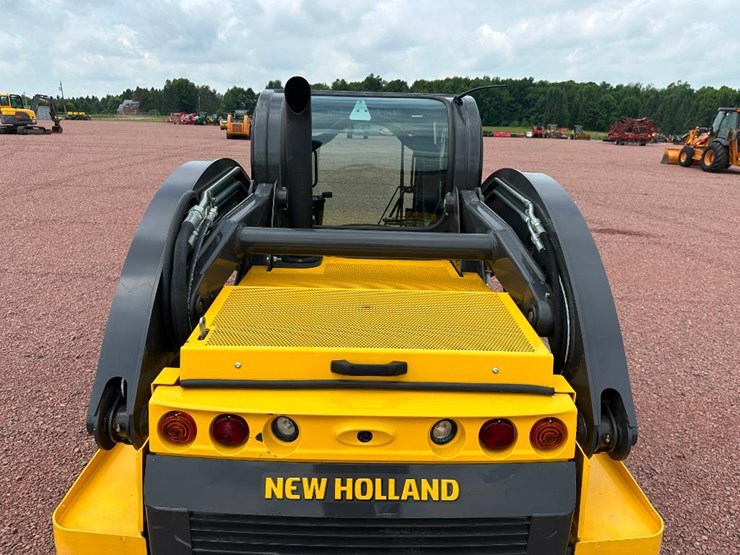 2022-new-holland-l328-image-22