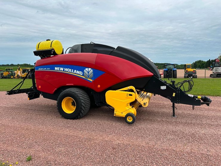 2014-new-holland-330-image-3