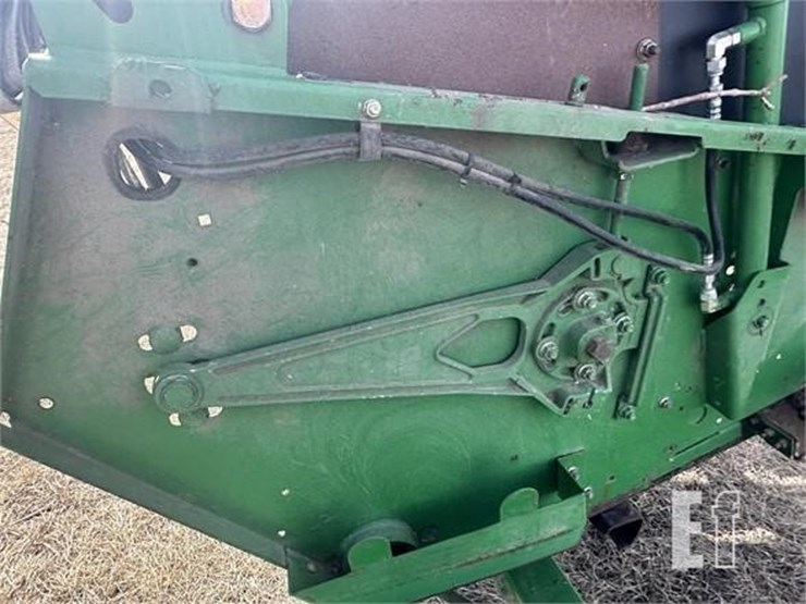 2005-john-deere-630r-image-17
