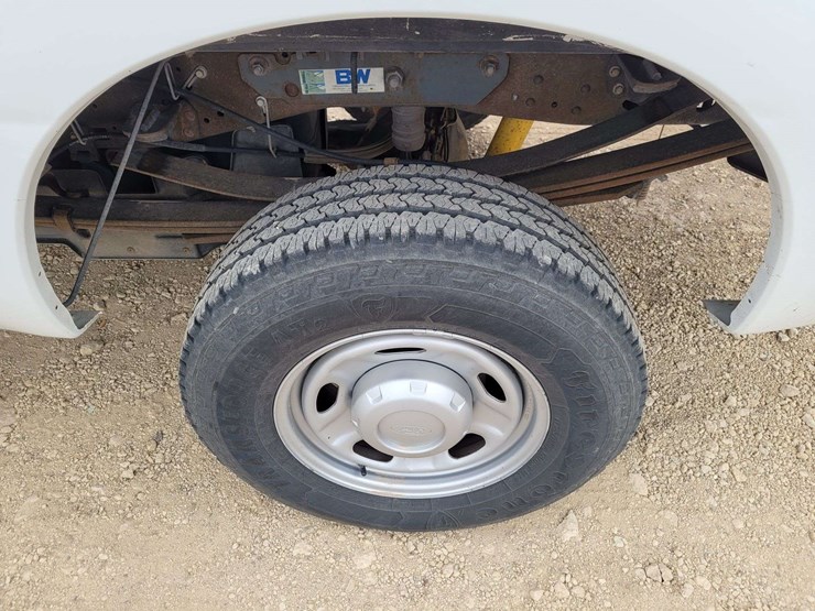 2011-ford-f350-image-19