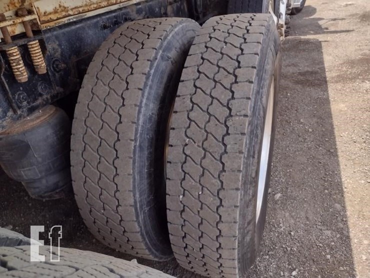 peterbilt-389-image-32