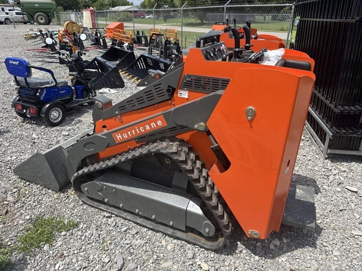 hurricane-mini-skid-steer-loader-image-2