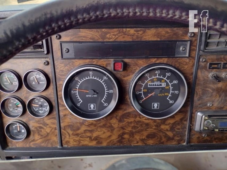 1996-kenworth-t300-image-11