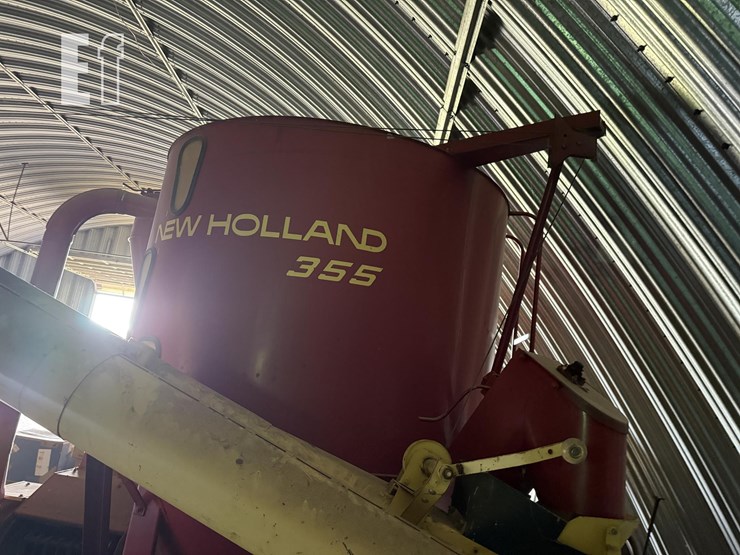 new-holland-355-image-19