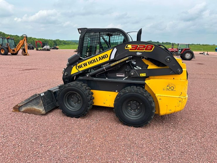 2022-new-holland-l328-image-6