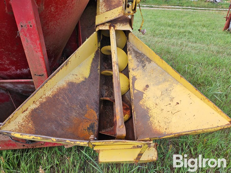 new-holland-355-image-16