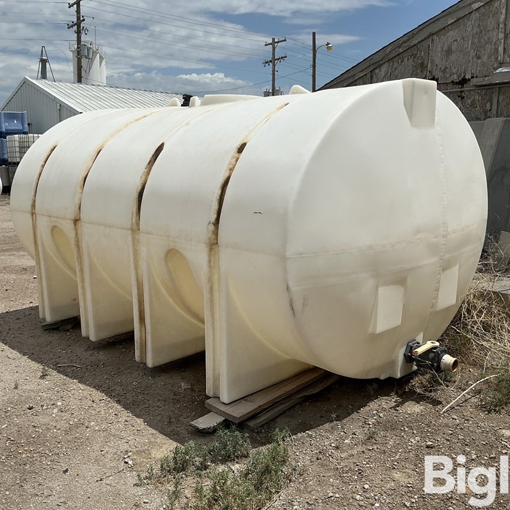 3000-Gallon Fertilizer Tank