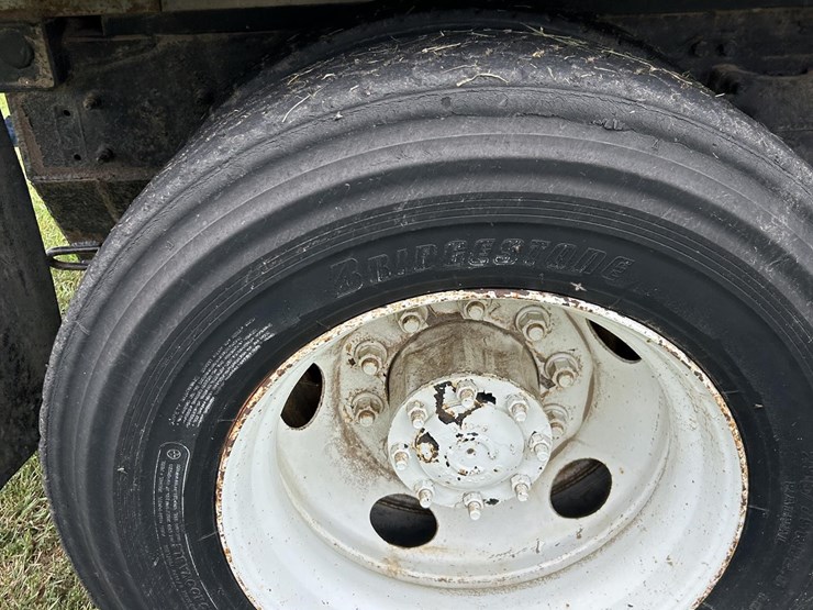2001-freightliner-fld120-image-44