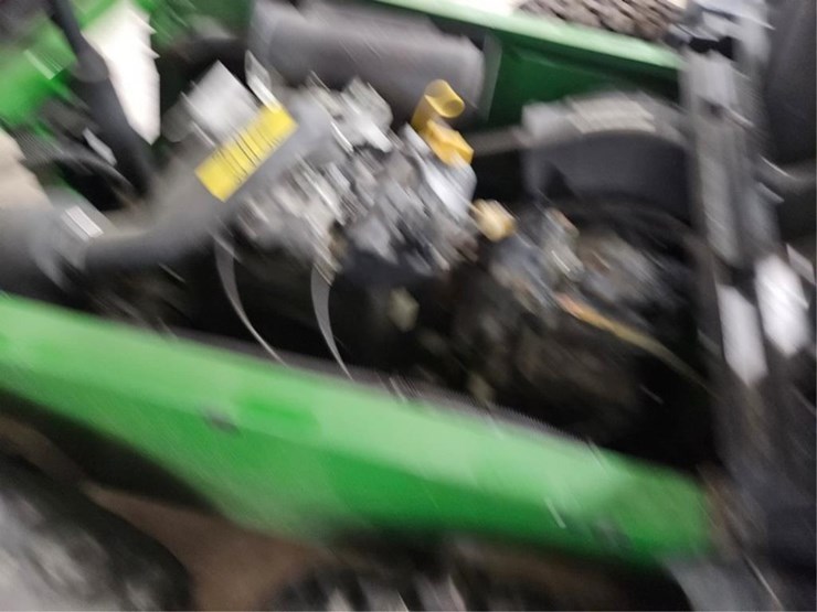 2014-john-deere-gator-image-18