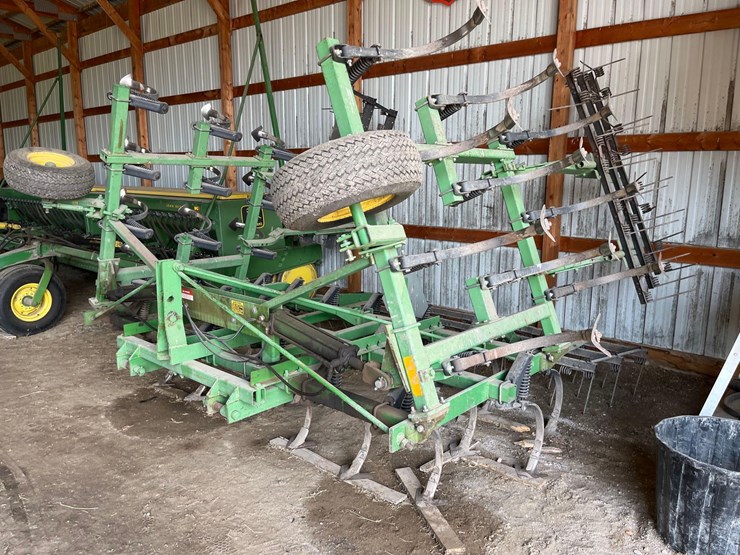 john-deere-960-cultivator-image-2