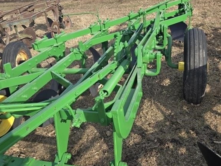 john-deere-5-image-12