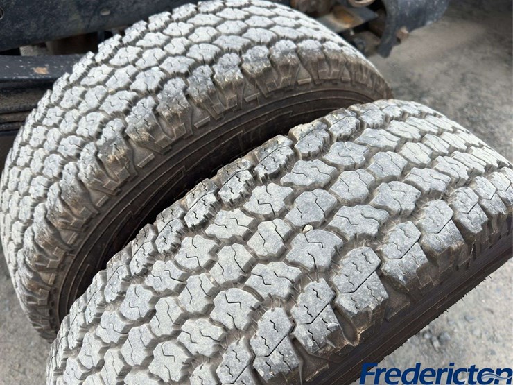 2020-ford-f350-xl-image-9