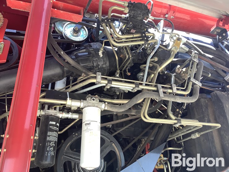 2016-case-ih-8240-image-19