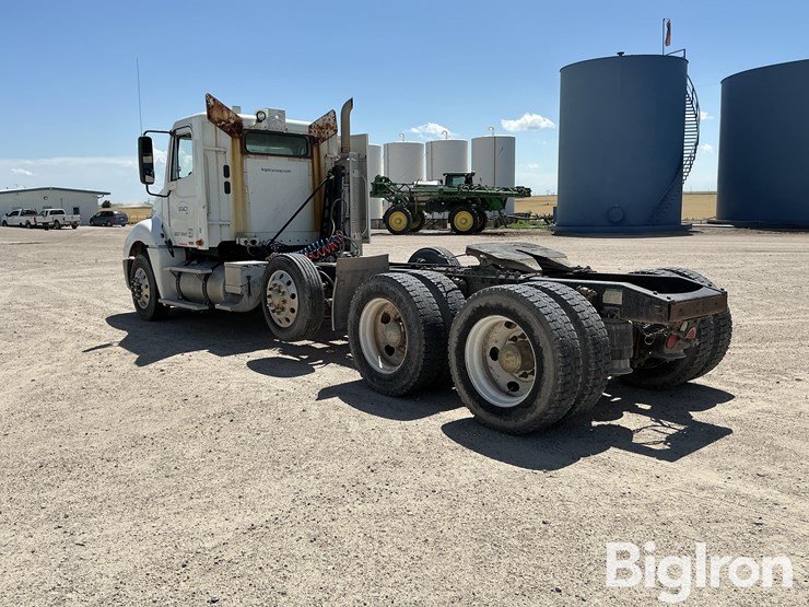 2008-freightliner-columbia-120-image-7