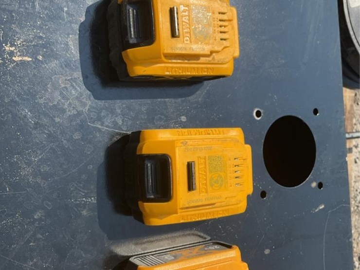 #108-•-dewalt-20v-batteries-image-9
