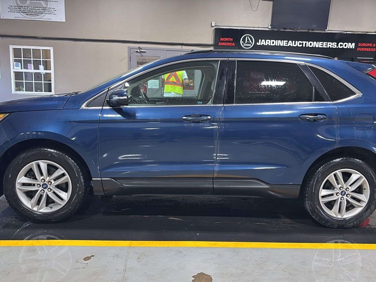 2017-ford-edge-image-2