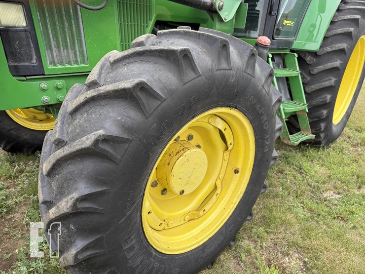 john-deere-7400-image-2